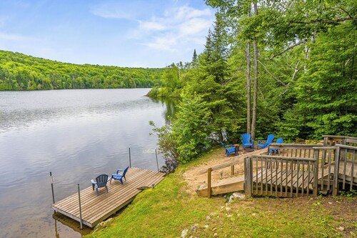 Lakefront 3 Bedroom Cottage - sleeps 6