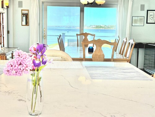 Spectacular Waterfront Cape Cod Home, Oceanfront And Beach,AC,Deck,Grill,Hot Tub