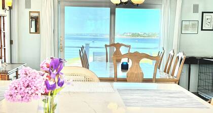 Mahtava rantaranta Cape Cod -koti, Oceanfront and Beach, AC, Wifi-kansi ja grilli!