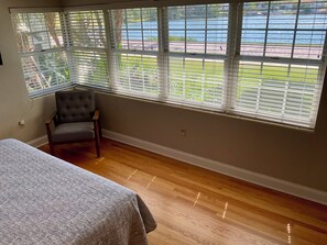 3 makuuhuonetta, silitysrauta/-lauta, ilmainen Wi-Fi, vuodevaatteet