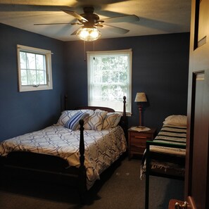 6 bedrooms, iron/ironing board, WiFi, bed sheets