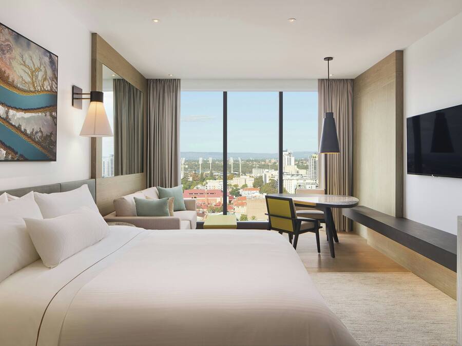 Premier Room, 1 King Bed, City View | Pillowtop beds, minibar, in-room safe, desk