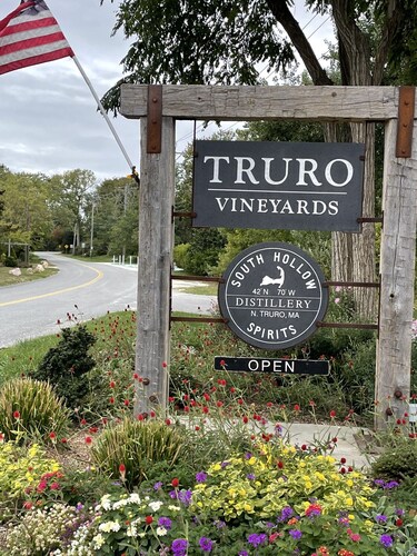 Short walk to Campground Beach or private bay access! New Interior!