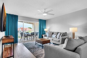 TV - 🐾Pet Friendly-FREE Beach⛱ Service! 2 Pools + Hot Tubs-3BR Maravilla 1309⭐ (Miramar Beach)