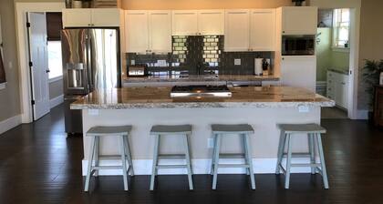 Beautiful & Spacious upstairs Apt in Poipu Beach Estates! One Bedroom with A/C!