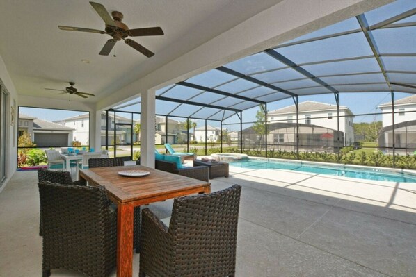 Outdoor dining - Sonoma Resort 7 Bedroom Vacation Home 2600YA (Kissimmee)