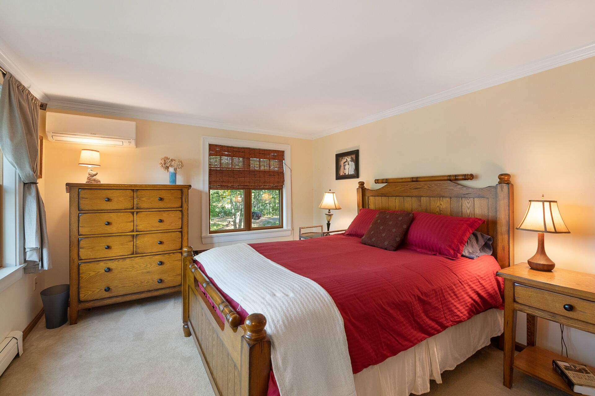 guest bedroom, small ocean view