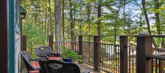 600' of Waterfront Chauncey Creek House, fenced yard, office, walk to the beach