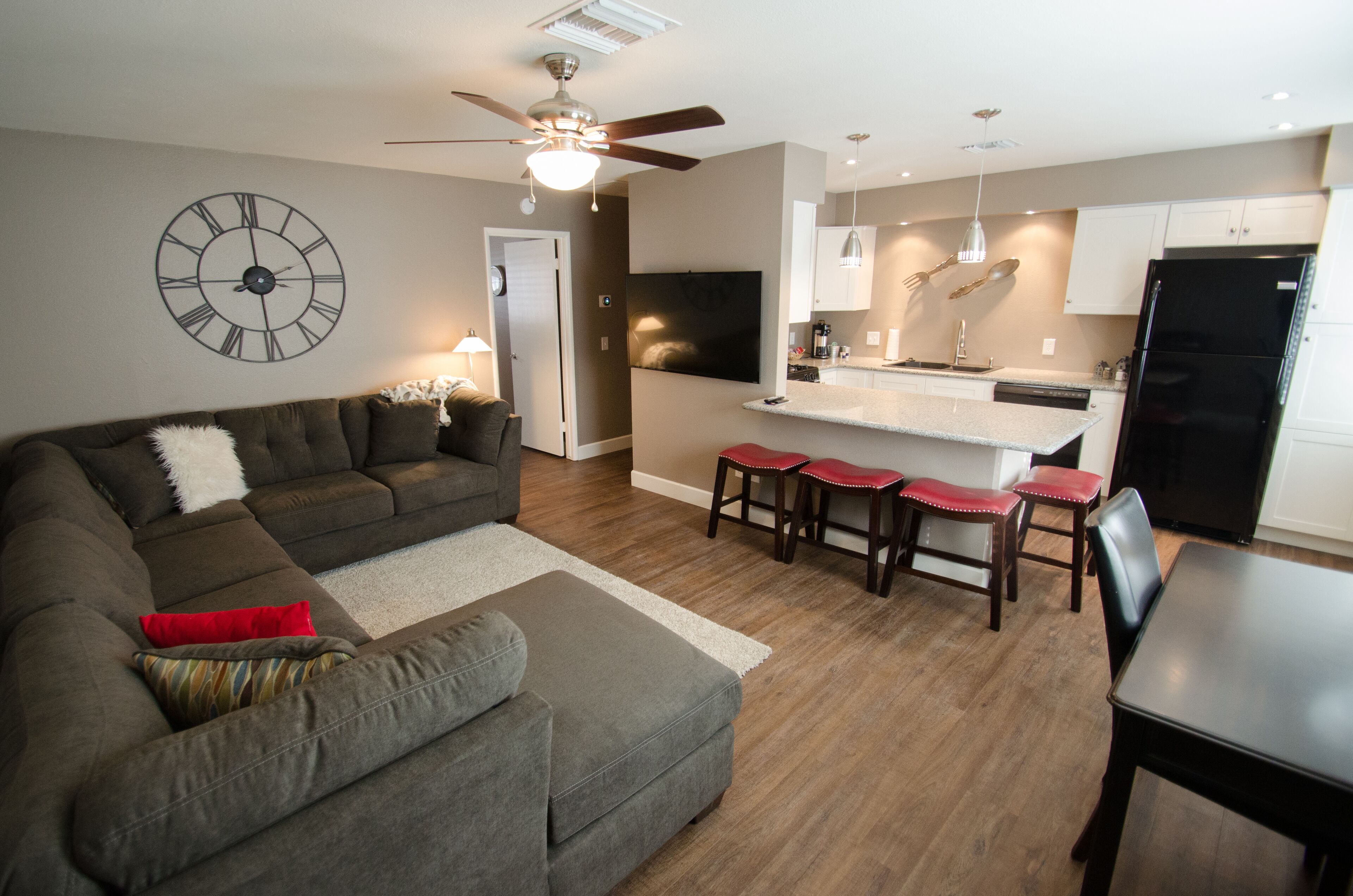 PRESCOTT GETAWAY, HISTORIC DOWNTOWN PRESCOTT, SPECTACULAR REMODEL!!!
