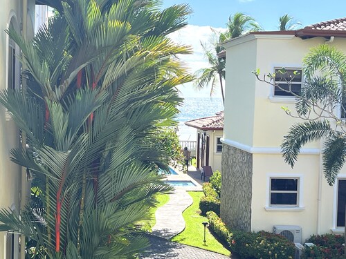 Oceanfront 3-Bett-Luxus-Einheit Jaco Beach Village # 11