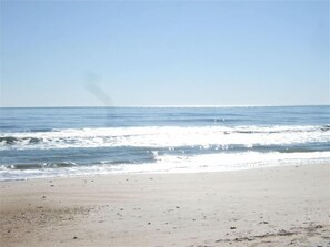 Plage, chaises longues
