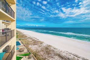 On the beach - Phoenix III…Gulf Front!...One bedroom (Orange Beach)