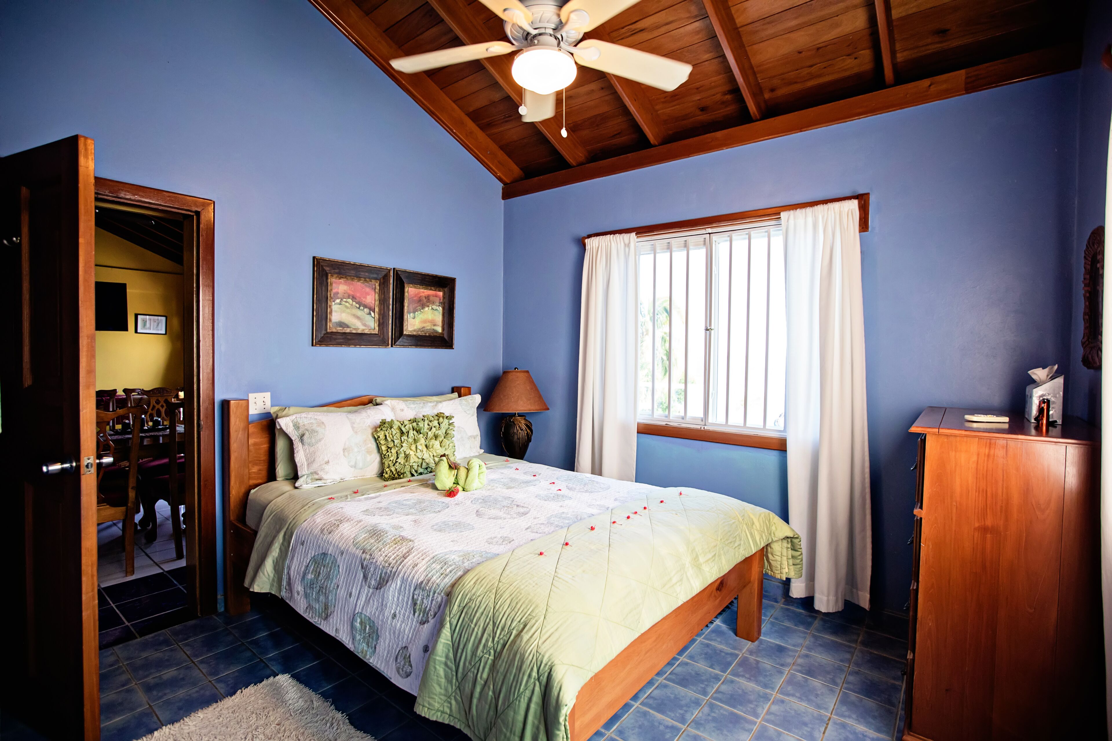 5 bedrooms, in-room safe, iron/ironing board, free WiFi