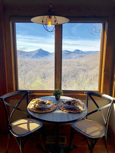 Couples Retreat with breathtaking mountain views!!