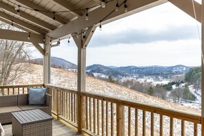 Property grounds - Rosey Outlook - Hot Tub, Great Views, Pool Table, between Boone & Blowing Rock (Boone)