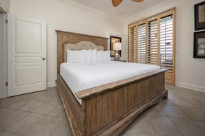 4 slaapkamers, een strijkplank/strijkijzer, gratis wifi, beddengoed