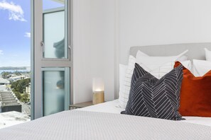Deluxe Apartment, 2 Bedrooms, Sea View | 2 bedrooms, iron/ironing board, cots/infant beds, free WiFi - Beach Road Apartments by Urban Rest (Auckland)