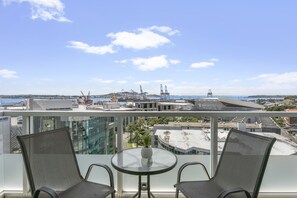Deluxe Apartment, 2 Bedrooms, Sea View | Balcony - Beach Road Apartments by Urban Rest (Auckland)