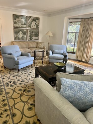 Televisión y reproductor de DVD 