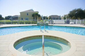 Beheizter Pool
