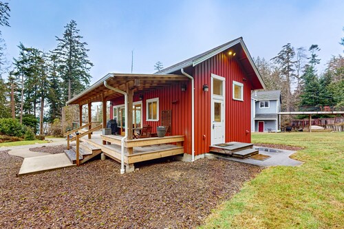 Eco-friendly petite maison w / wrap-around pont, jardin, plage privée et de belles vues!