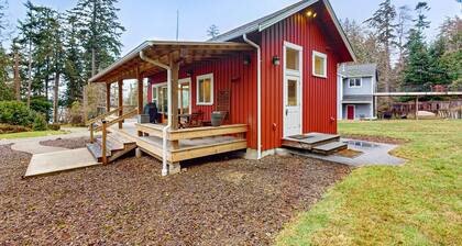 Eco-friendly petite maison w / wrap-around pont, jardin, plage privée et de belles vues!