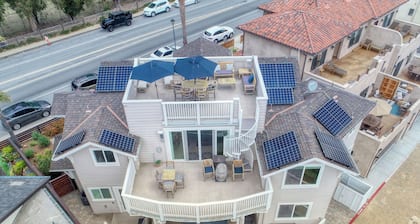 A Beach Dreamer's Retreat in downtown Avila Beach with Ocean Views