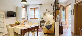 Villa PoliFlora is a modern apartment in Monticchiello of Pienza in Tuscany.