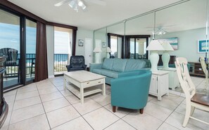 Flat-screen TV, fireplace, DVD player, stereo