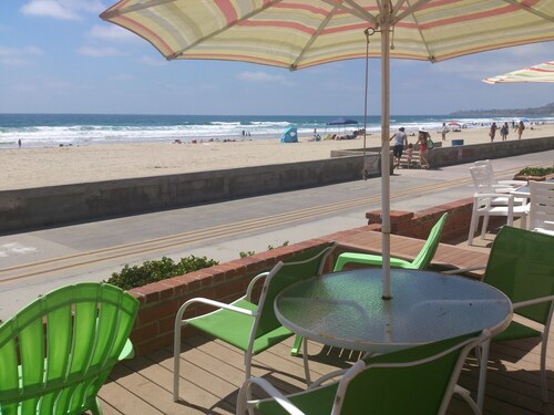 Studio #2 Fully-equipped with Boardwalk Patio Access - Oceanfront! Pet-Friendly!