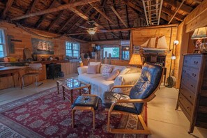 TV connectée, cheminée, jeux vidéo