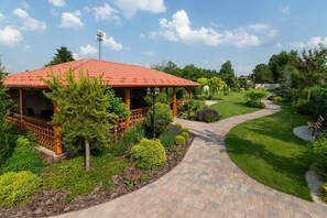 Garden - Apartmanovy dom Villa Ephélia (Dunajska Streda)