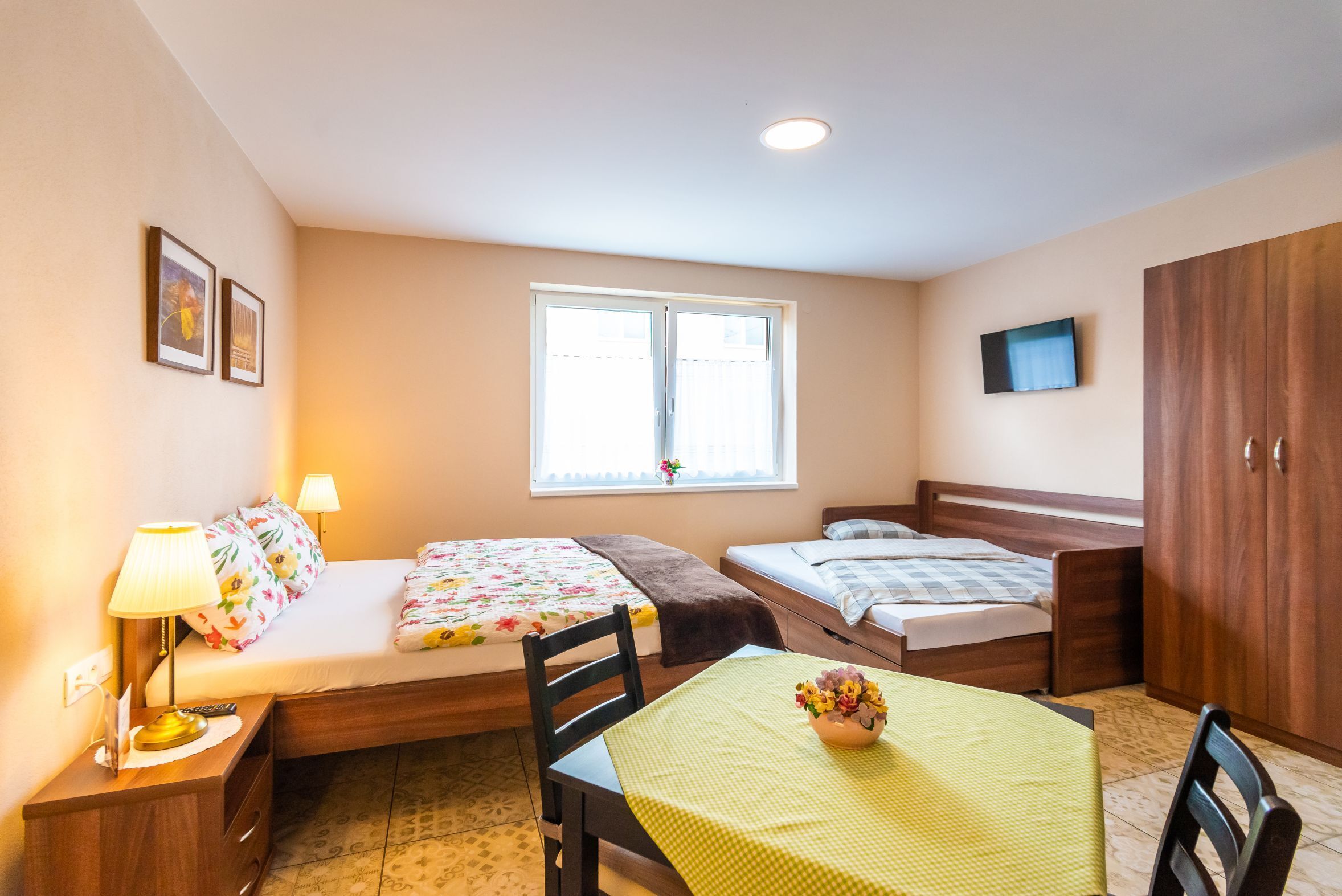 comfort apartment, 2 bedrooms (1) | 2 bedrooms, desk, blackout curtains, soundproofing