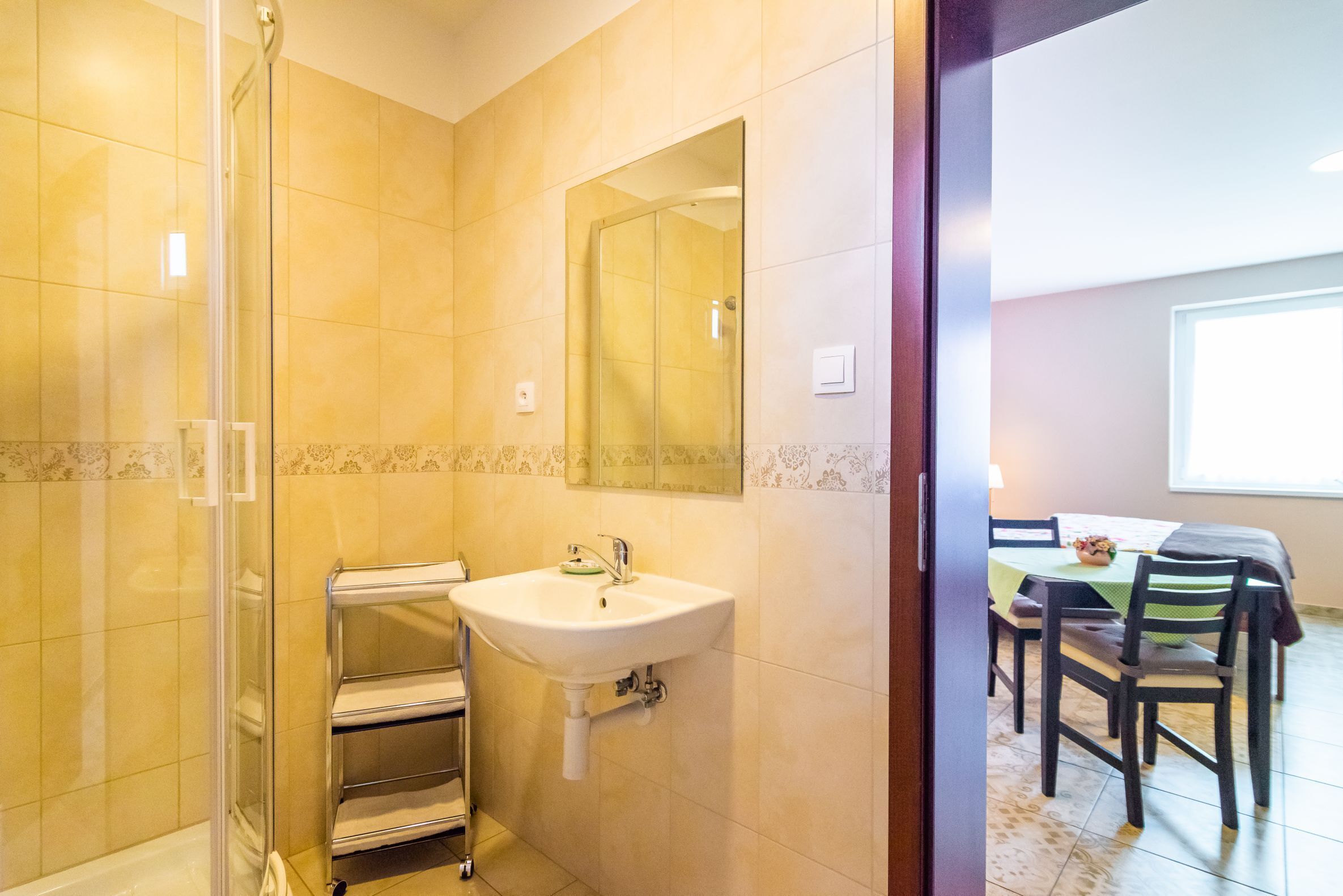 comfort apartment, 2 bedrooms (1) | bathroom | shower, free toiletries, towels