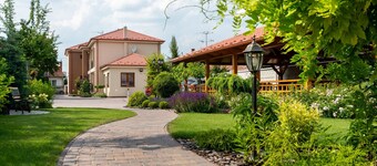 ์ํ๋ฅดํธ๋ง๋
ธ๋น ๋ ๋น๋ผ ์ํํฌ๋ฆฌ์