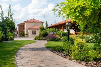 Apartmanovy dom Villa Ephélia