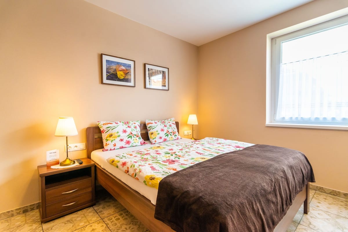 Comfort appartement, 2 slaapkamers (1) | 2 slaapkamers, een bureau, verduisterende gordijnen, geluiddichte muren