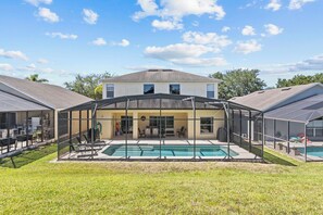 Outdoor pool, a heated pool - Luxury executive villa near Disney World in a gated community, WELCOME HOME (Davenport)