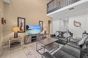 Smart TV, foosball, table tennis - Luxury executive villa near Disney World in a gated community, WELCOME HOME (Davenport)