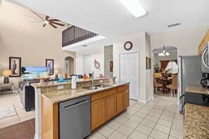 Fridge, microwave, oven, stovetop - Luxury executive villa near Disney World in a gated community, WELCOME HOME (Davenport)