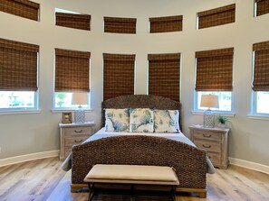 2 habitaciones, tabla de planchar con plancha, internet y ropa de cama