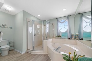 Shower, jetted tub, hair dryer, towels - 105E 2Bed/2Bath Beautiful Gulf View (Gulf Shores)