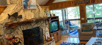 Spacious cabin located in the Blue Ridge Mountains on the beautiful lake Nottely