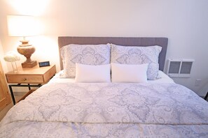 3 عدّة غرف نوم وواي فاي مجانًا وملاءات أسرّة