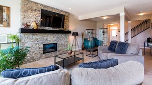 Unclassified image, 5 of 49, button - Upscale Modern Mountain View w/ Private Sauna! (Cochrane)