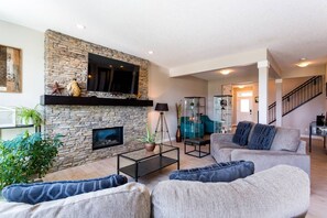 Smart-TV, peis, bøker og PC-skjermer