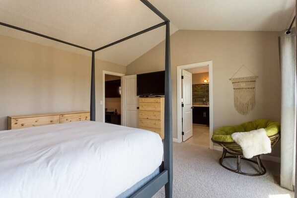Master Bedroom - Upscale Modern Mountain View w/ Private Sauna! (Cochrane)