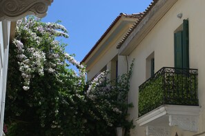 Exterior - Athenian House in Plaka (Athens)