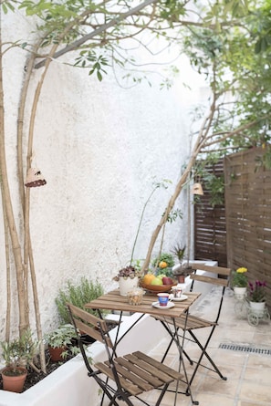 House, 4 Bedrooms | Terrace/patio - Athenian House in Plaka (Athens)