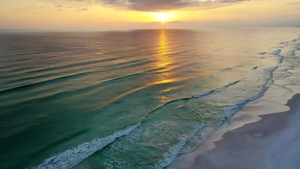 Beach nearby, sun loungers, beach towels